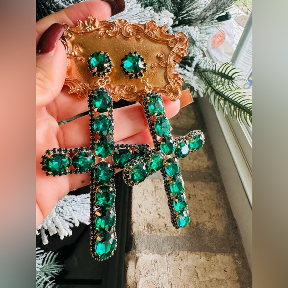 Beautiful Green Rhinestones Cross earrings - Picture 1 of 7